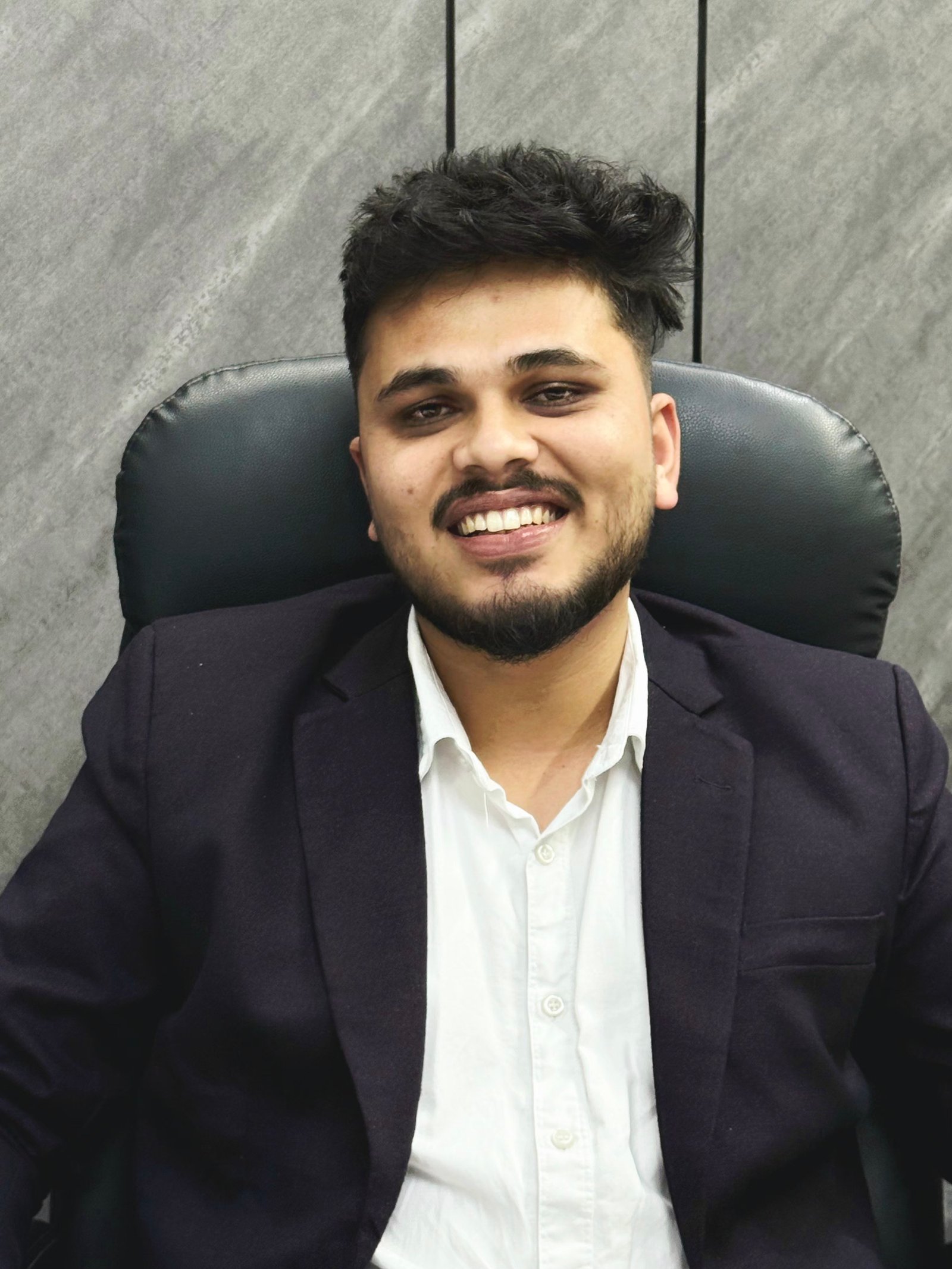 Accounting & Sales Consultant